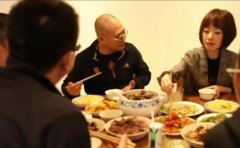 <strong>李连杰对怂鲁豫：我爷爷不姓李，说出名字后不</strong>