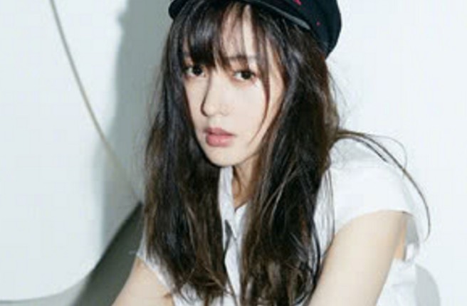 粉丝惨摔割伤脸！女星心疼哭了，满手沾血：没