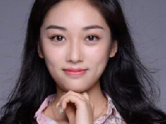<strong>又一个球队白富美老板！年仅20岁，十足大美女，</strong>