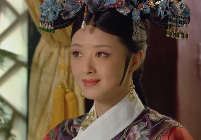 《甄嬛传》碎玉轩的原主人芳贵人，为何一口咬定是华妃害她小产？