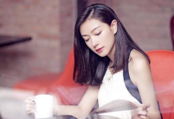 她是最干净的女星，因拒绝导演被封杀，靠实力走红，网友纷纷点赞